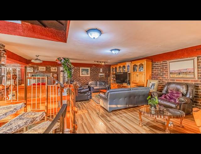 4 BEDROOM HOUSE FOR SALE IN GLENVISTA